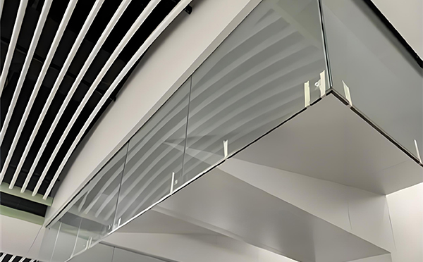 鄯善玻璃挡烟垂壁