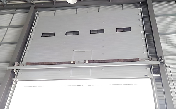 鄯善工业滑升门