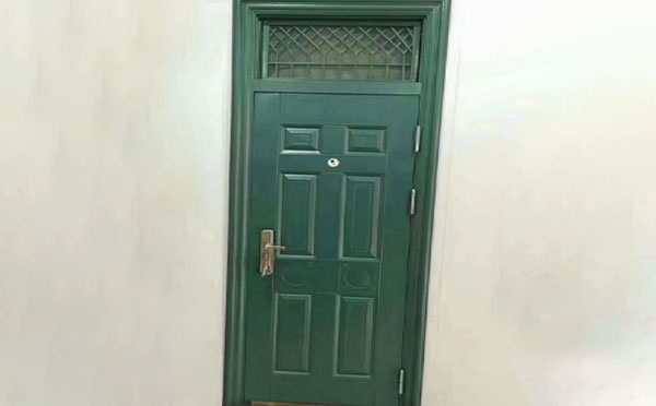 鄯善学校教室门