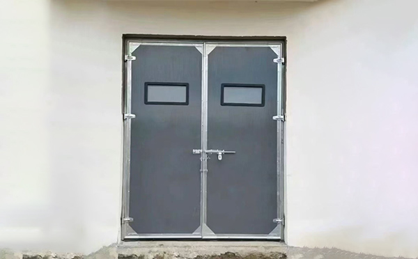 鄯善工业门在高温作业区域的运行表现